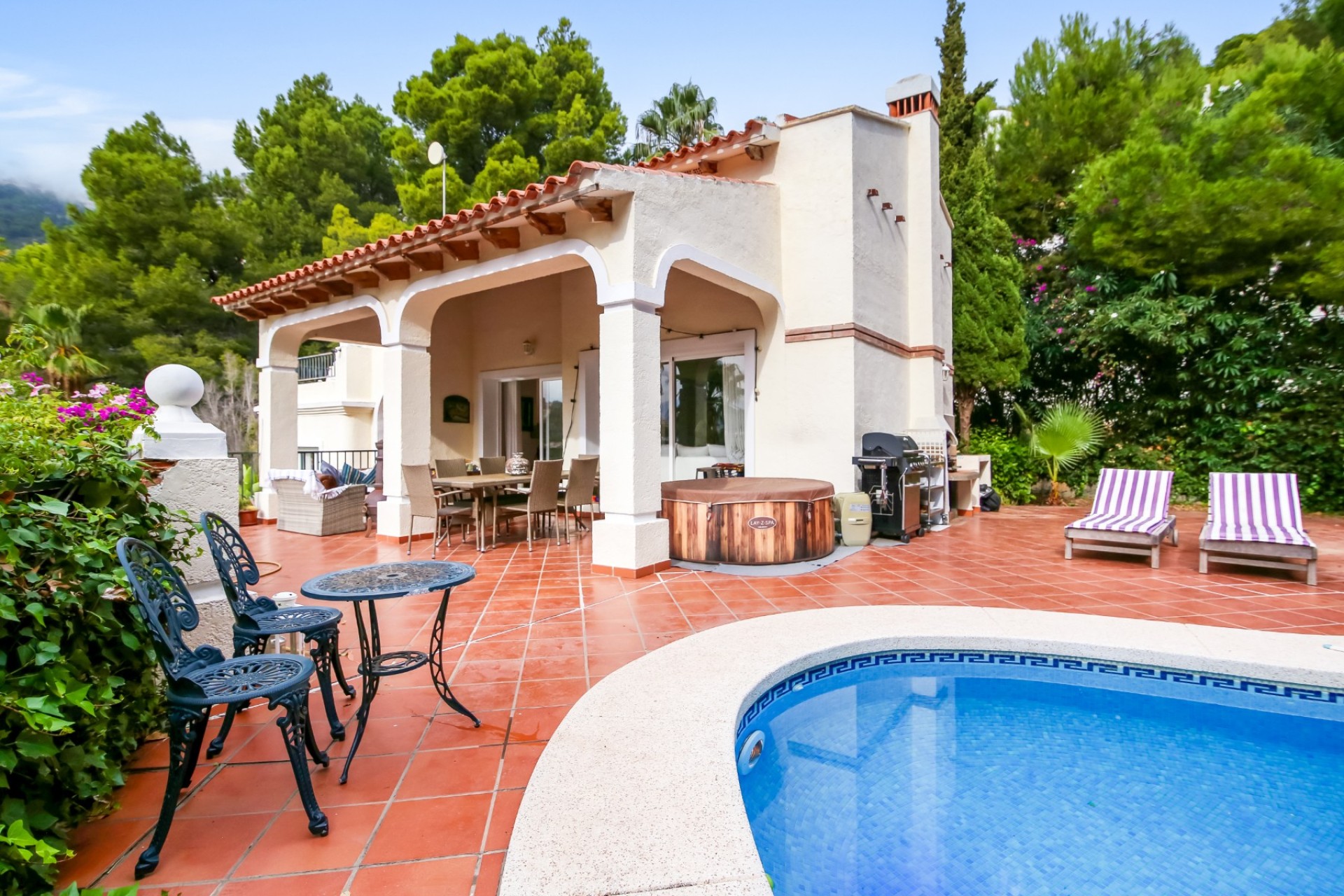 Resale - Villa - Altea