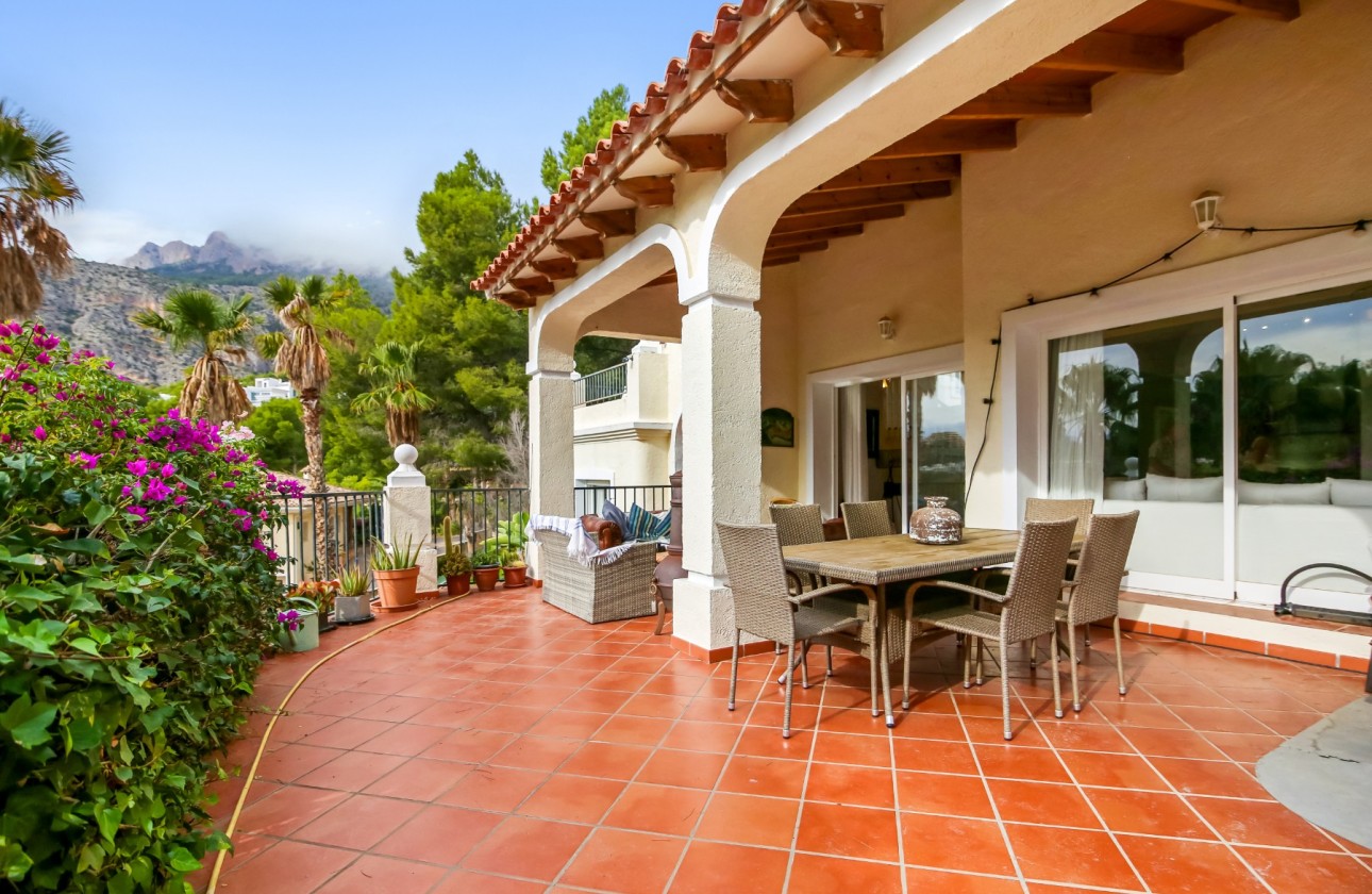 Resale - Villa - Altea