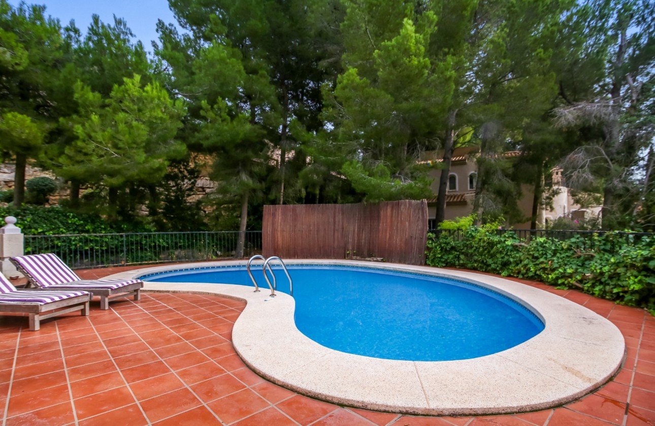 Resale - Villa - Altea