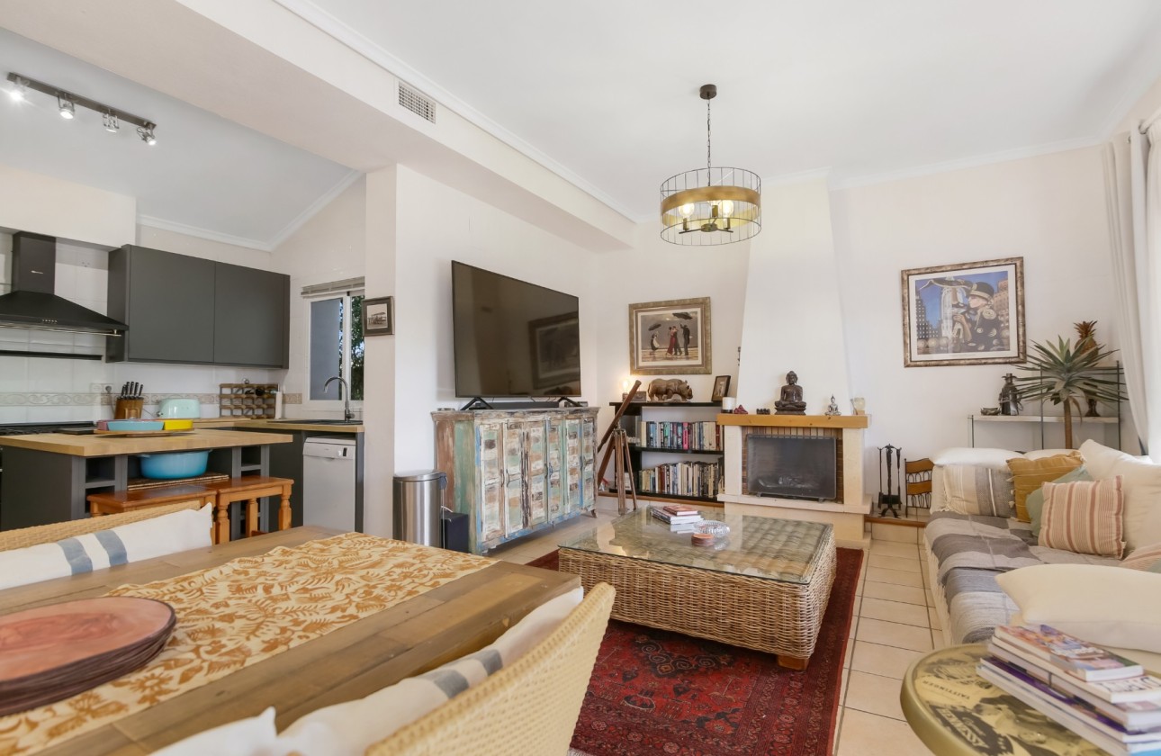 Resale - Villa - Altea