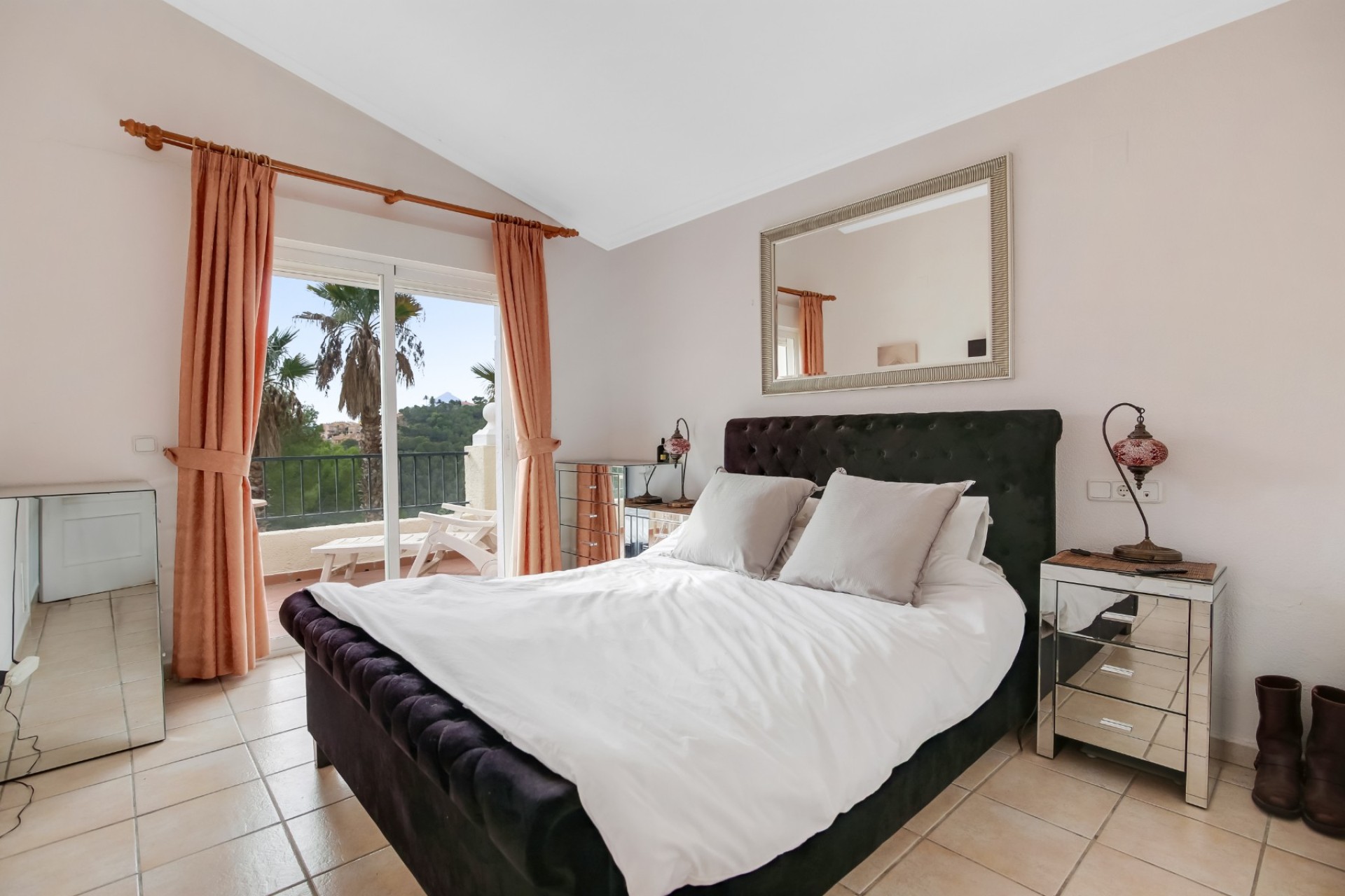 Resale - Villa - Altea