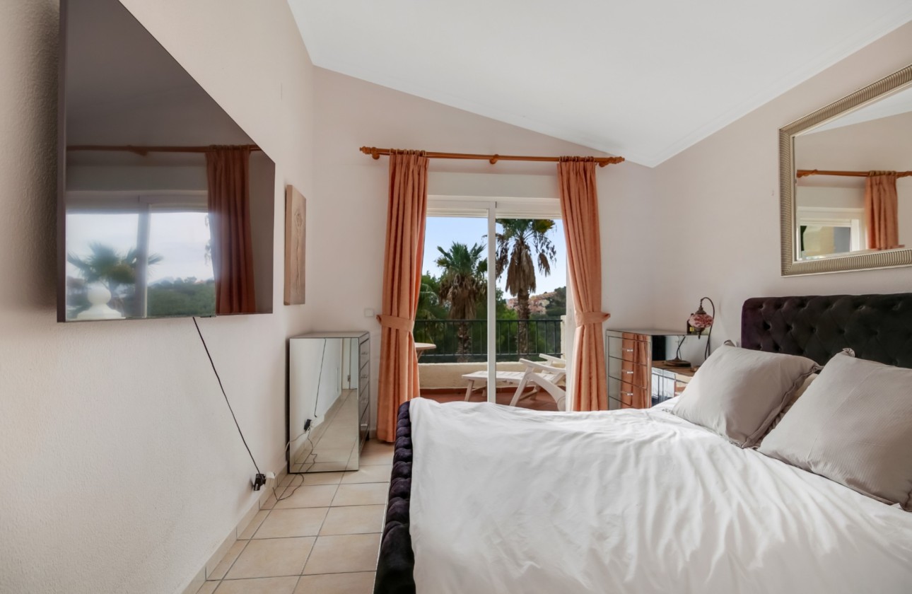 Resale - Villa - Altea