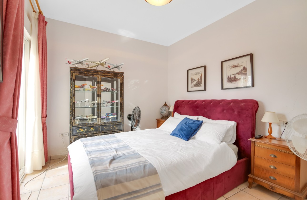 Resale - Villa - Altea