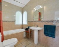 Resale - Villa - Altea