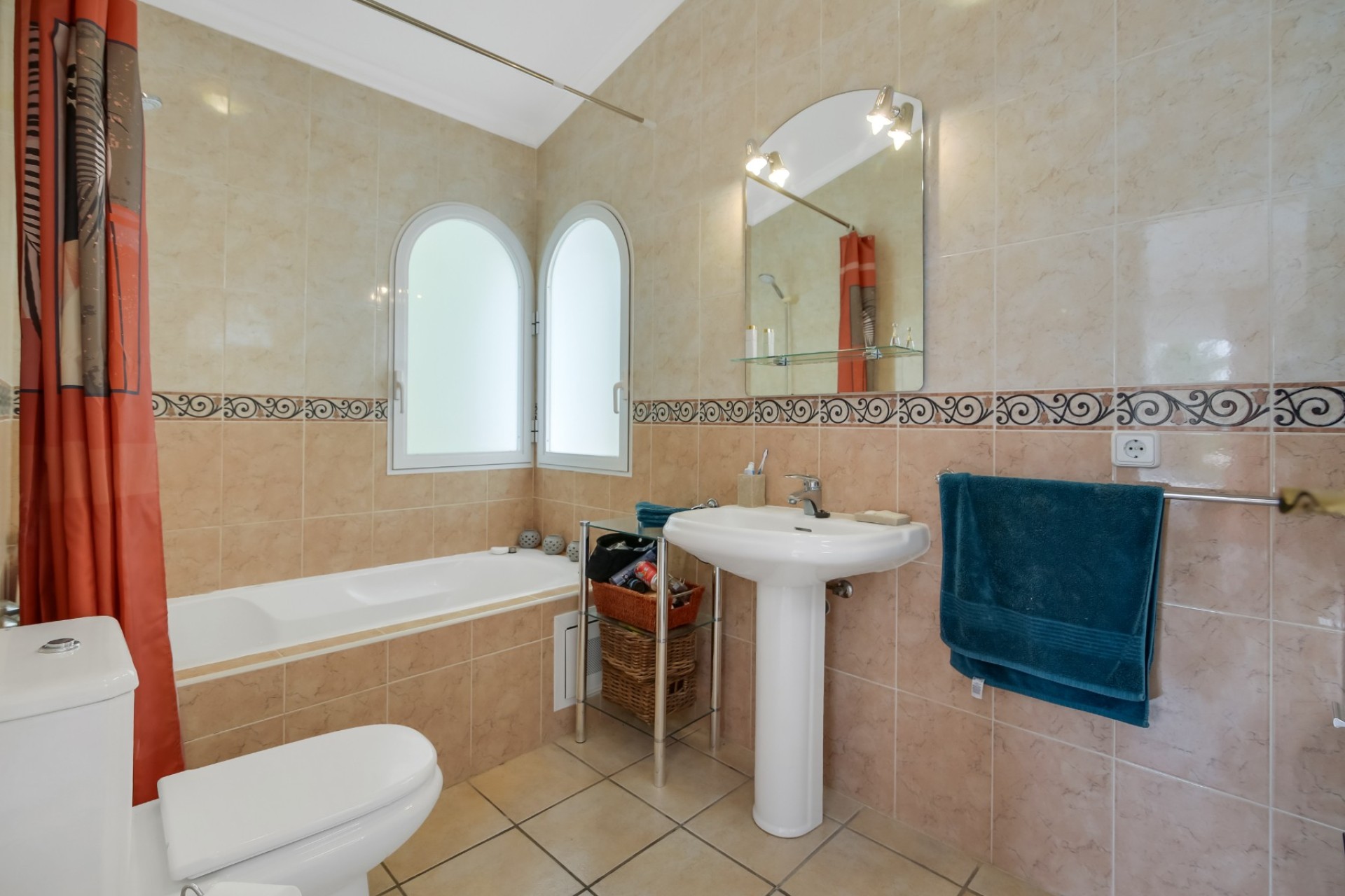 Resale - Villa - Altea