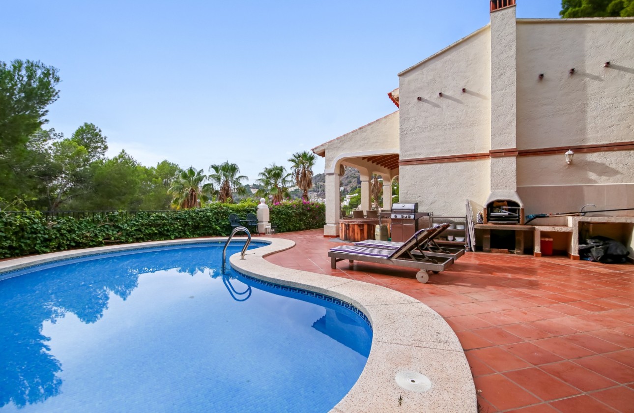 Resale - Villa - Altea