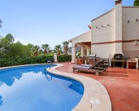 Resale - Villa - Altea