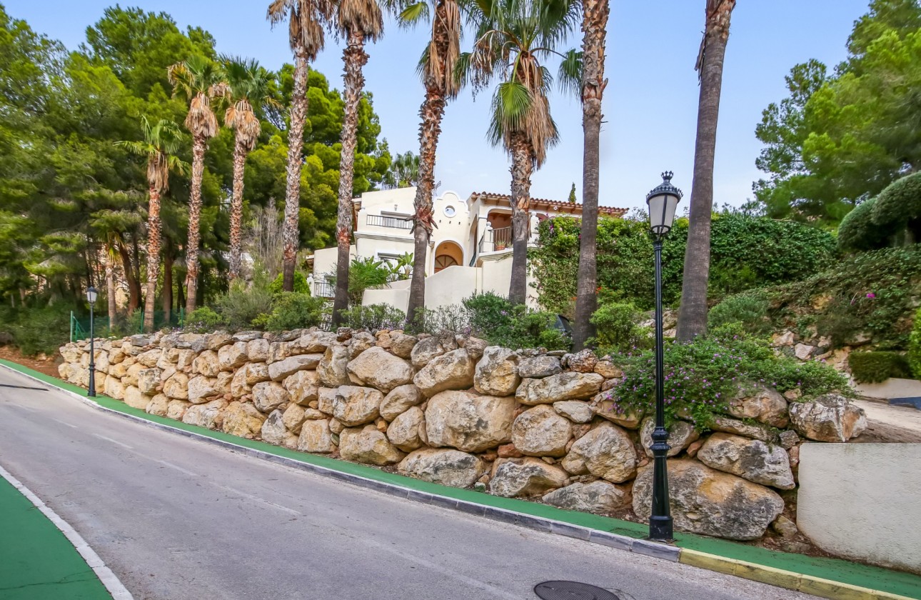 Resale - Villa - Altea