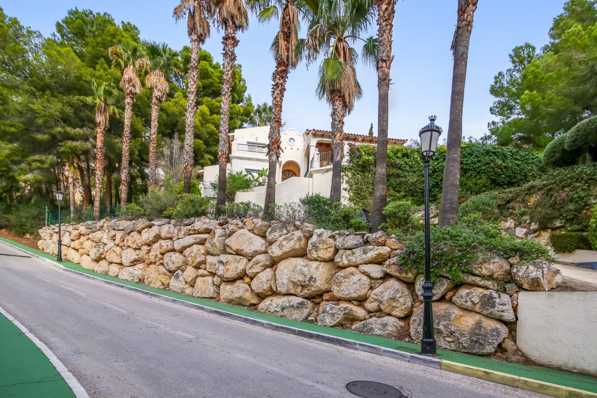 Resale - Villa - Altea