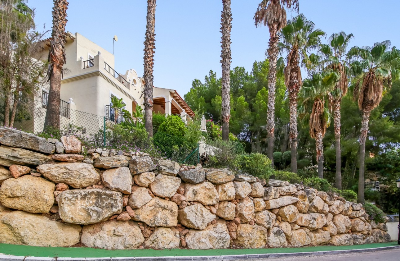 Resale - Villa - Altea