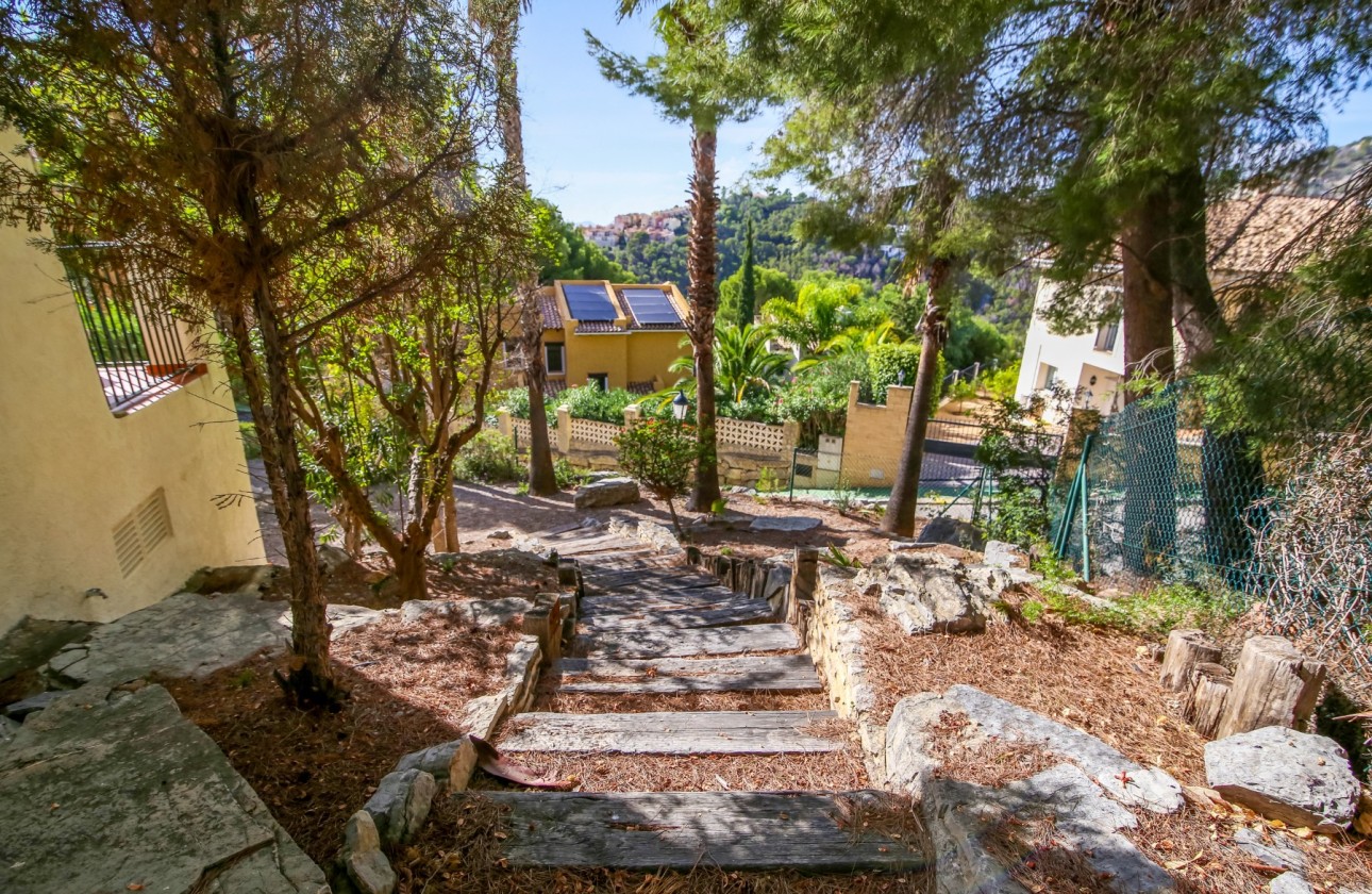 Resale - Villa - Altea