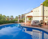 Resale - Villa - Altea