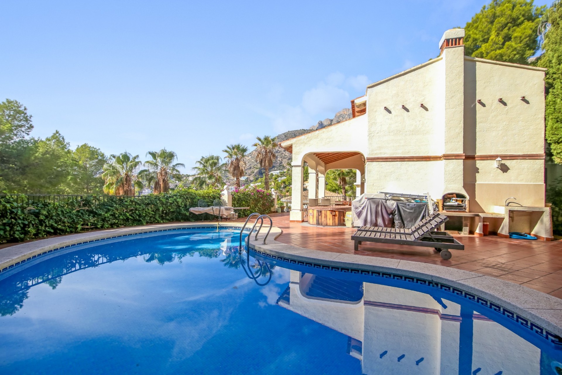 Resale - Villa - Altea