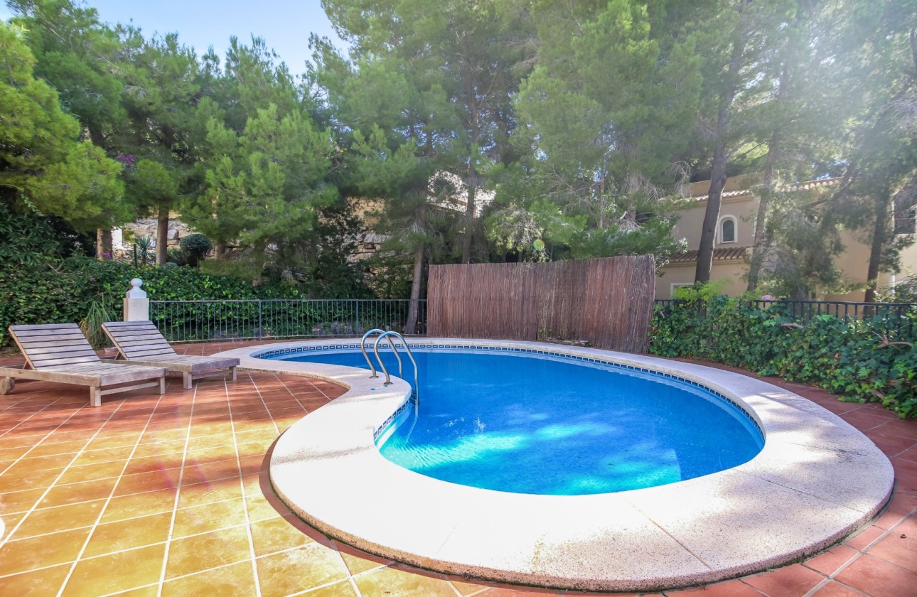 Resale - Villa - Altea