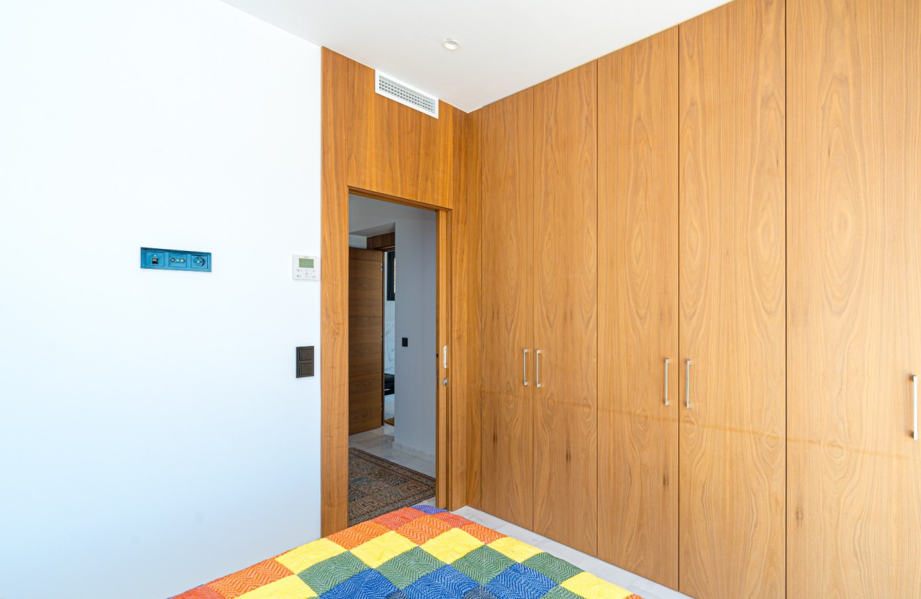 Resale - Villa - Altea