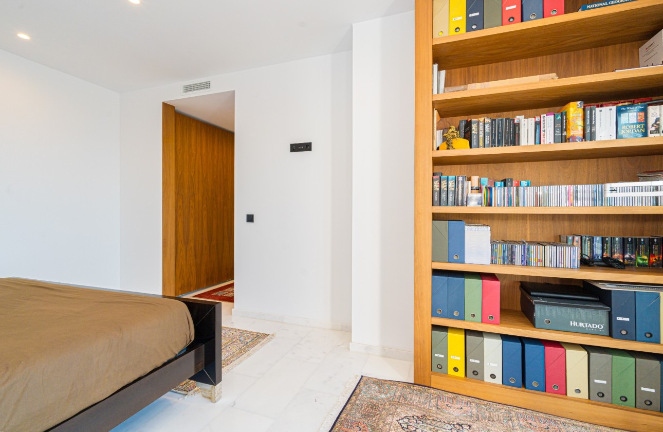 Resale - Villa - Altea