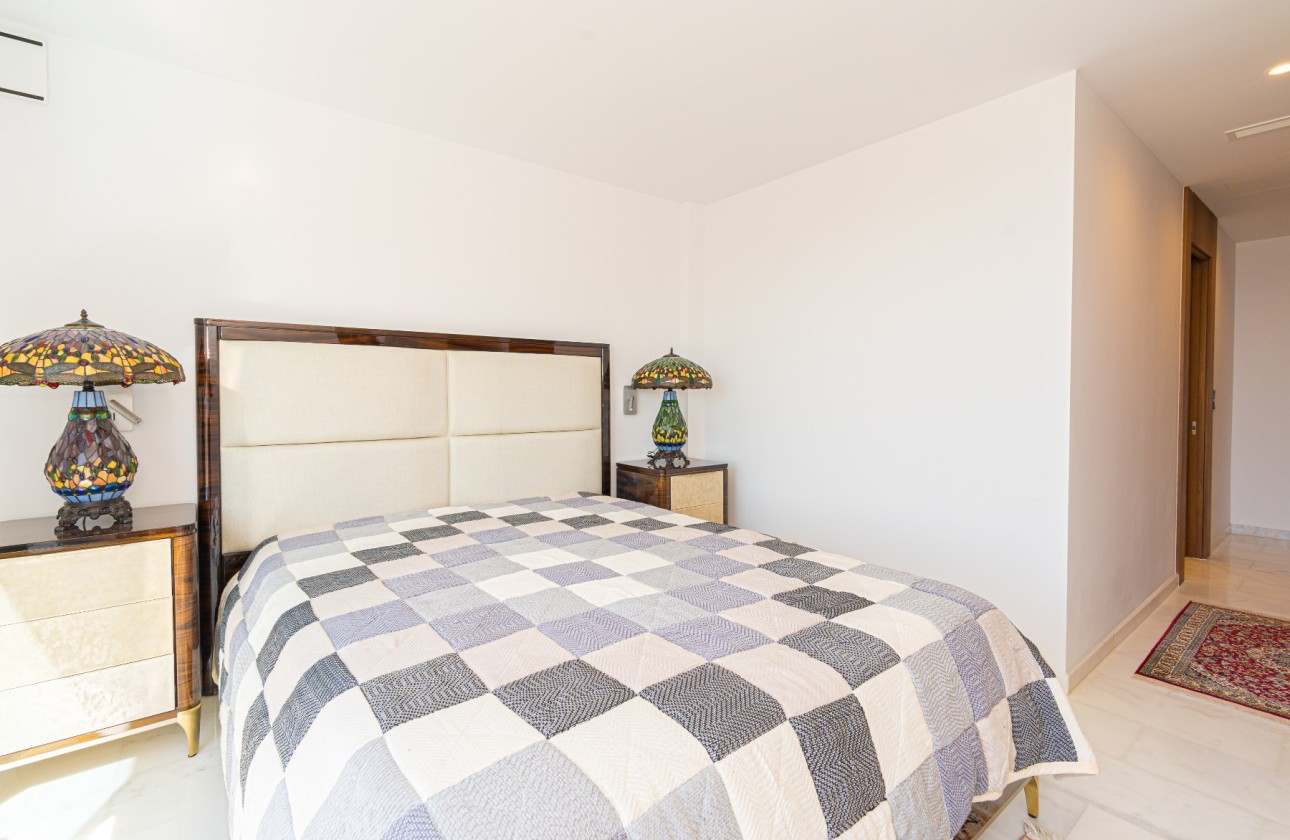 Resale - Villa - Altea