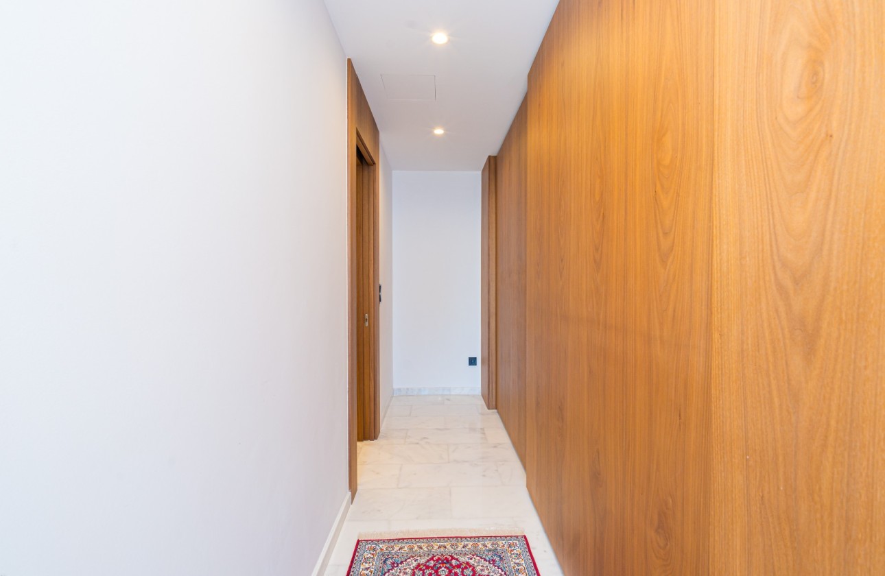 Resale - Villa - Altea