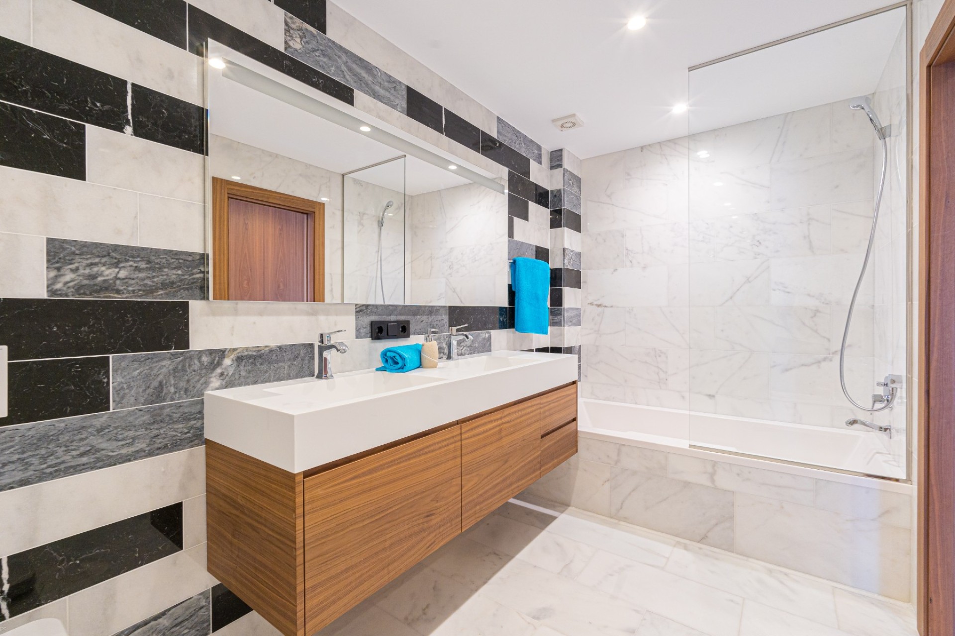 Resale - Villa - Altea