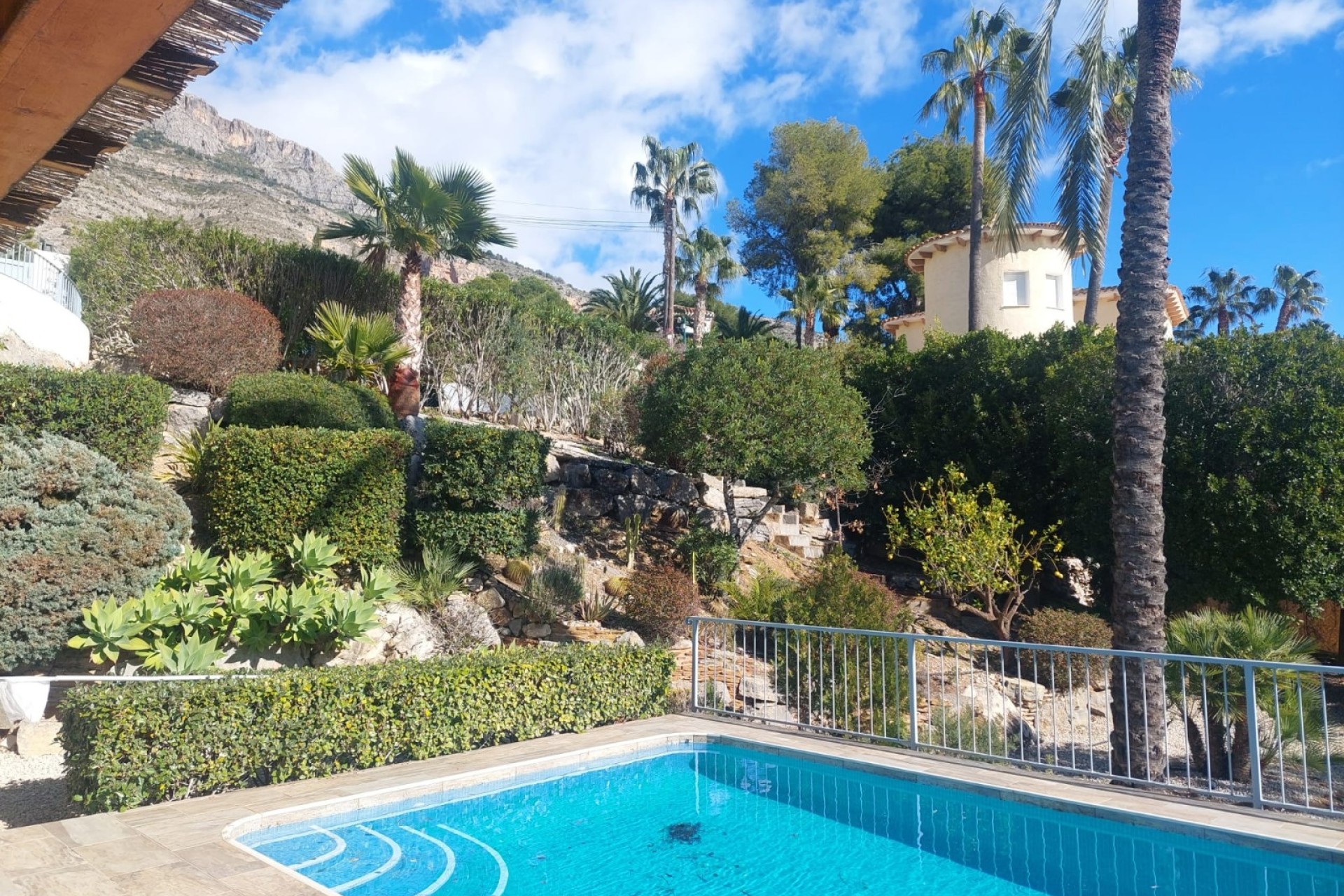 Resale - Villa - Altea
