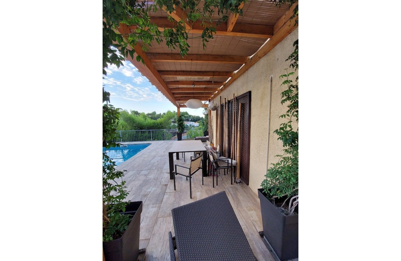 Resale - Villa - Altea