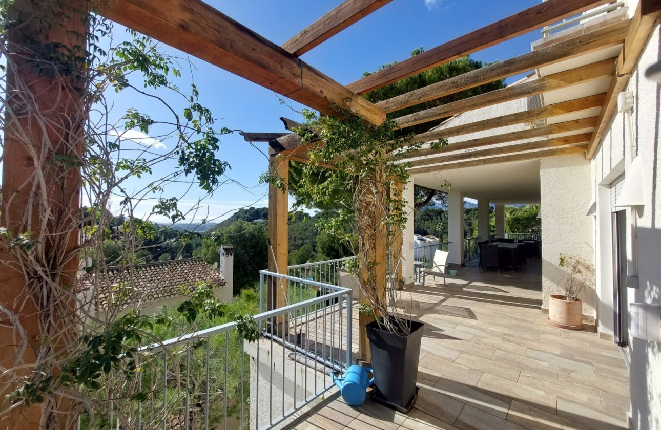 Resale - Villa - Altea