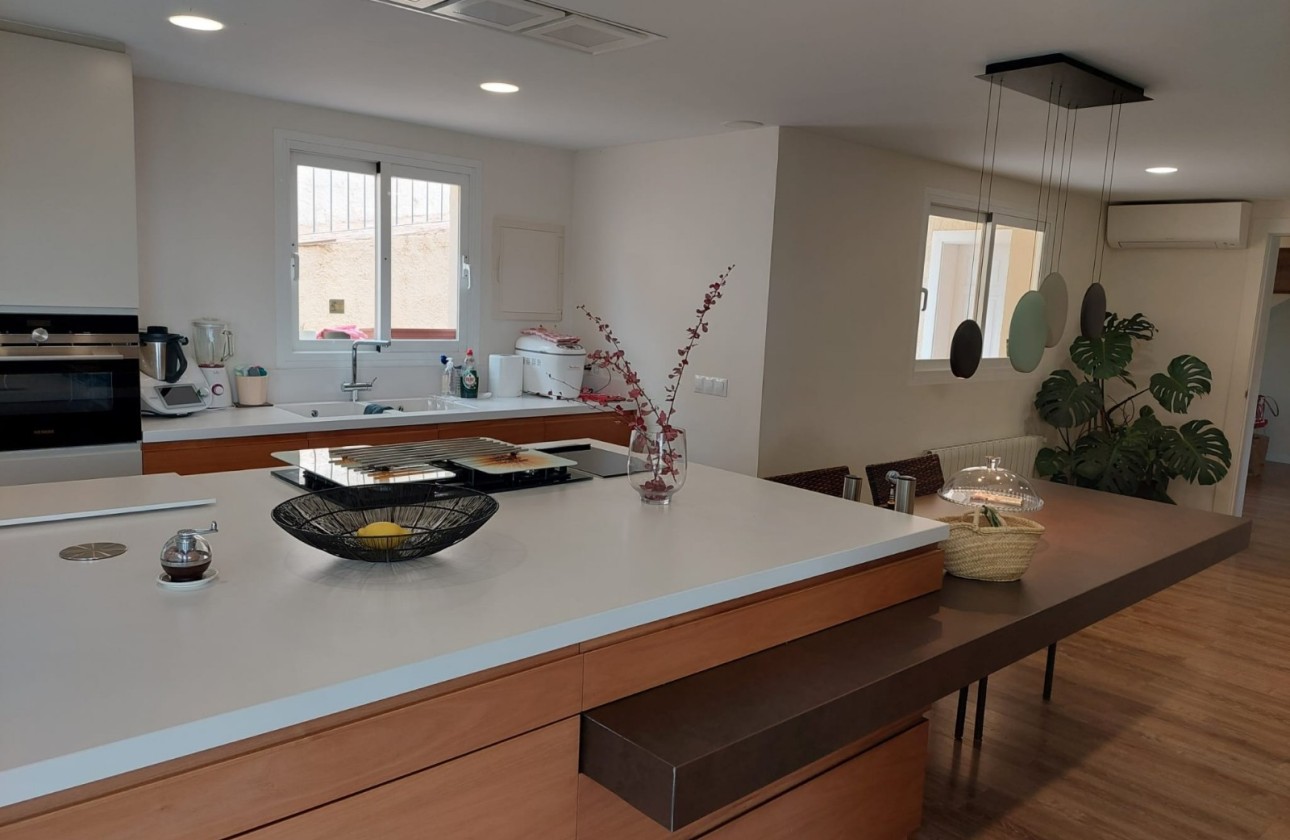 Resale - Villa - Altea