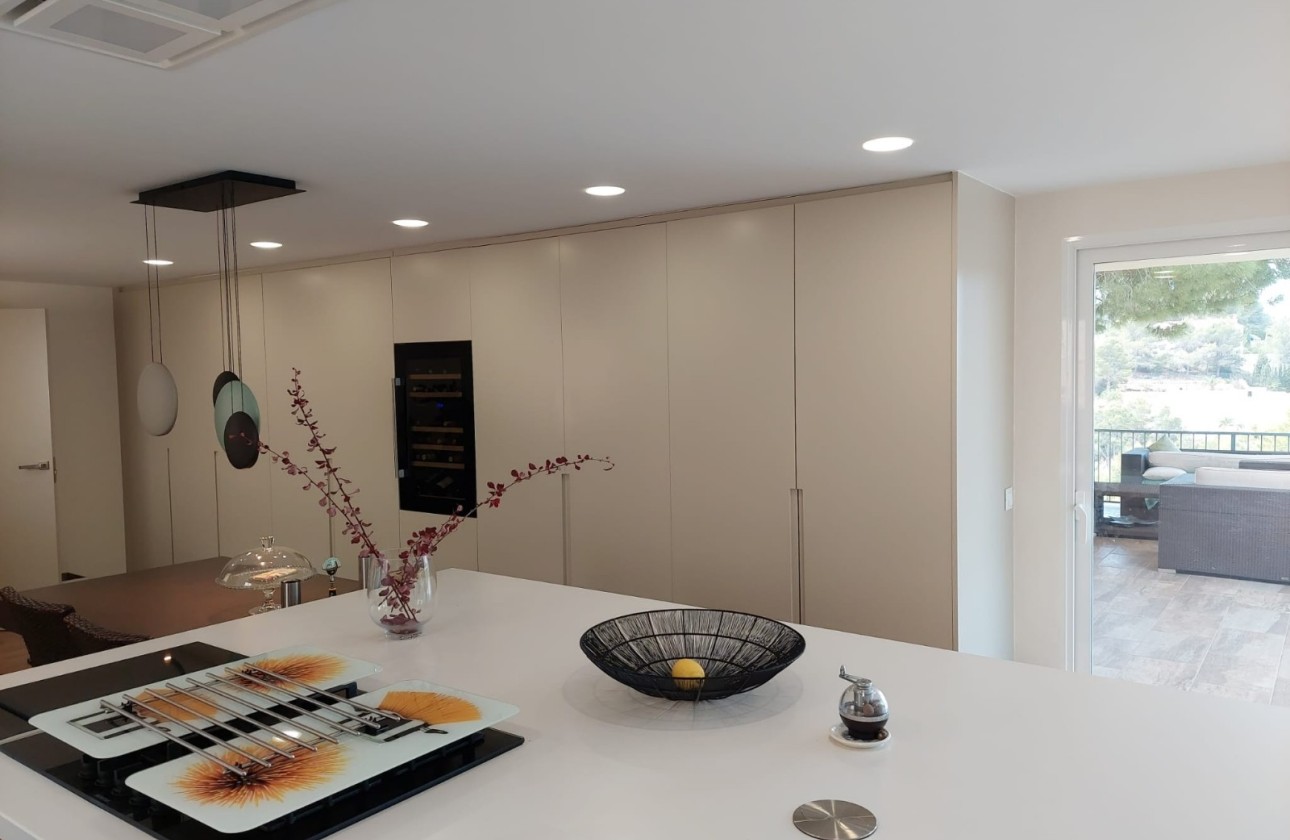 Resale - Villa - Altea