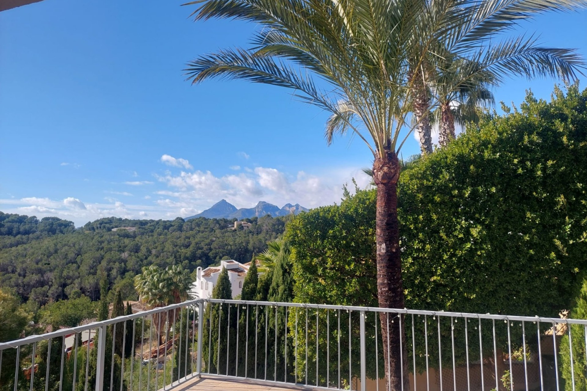 Resale - Villa - Altea
