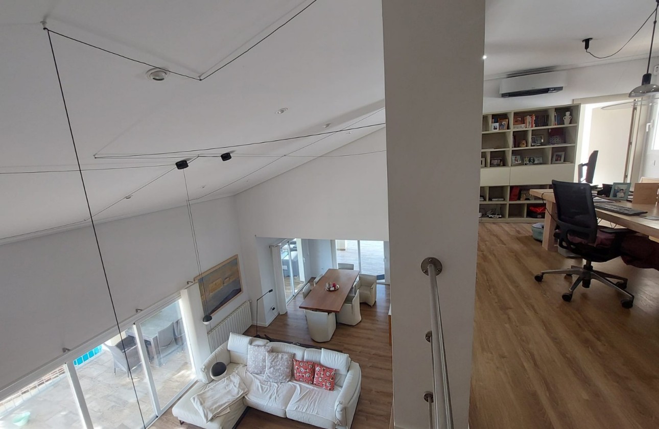 Resale - Villa - Altea