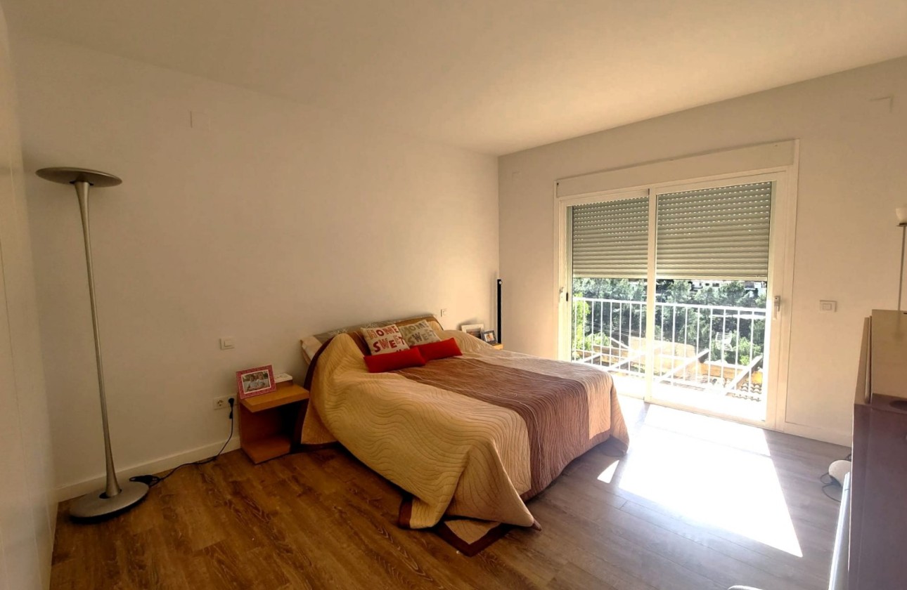 Resale - Villa - Altea