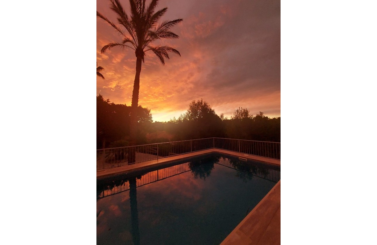 Resale - Villa - Altea