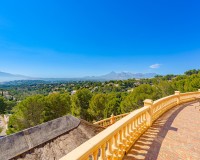 Resale - Villa - Altea
