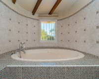 Resale - Villa - Altea