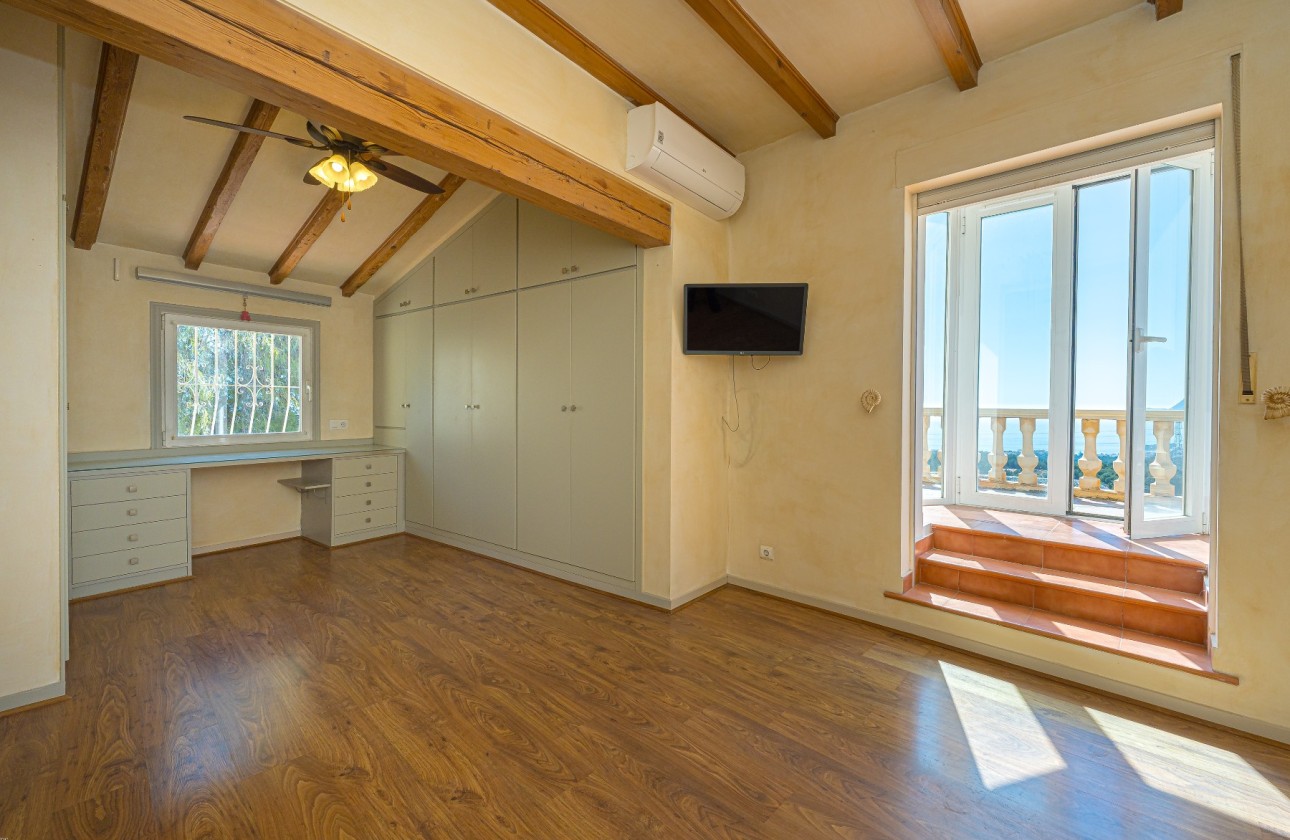 Resale - Villa - Altea