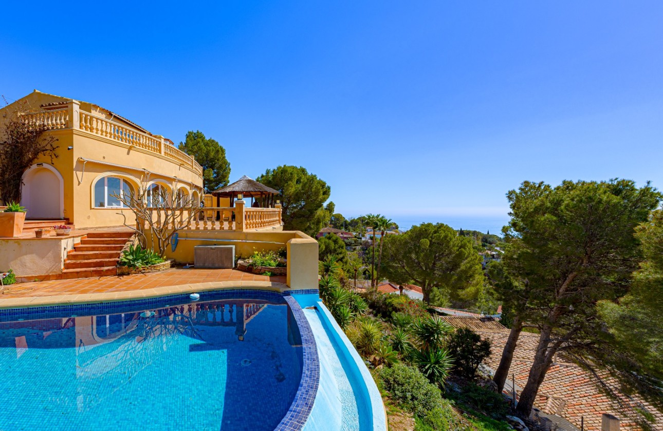 Resale - Villa - Altea