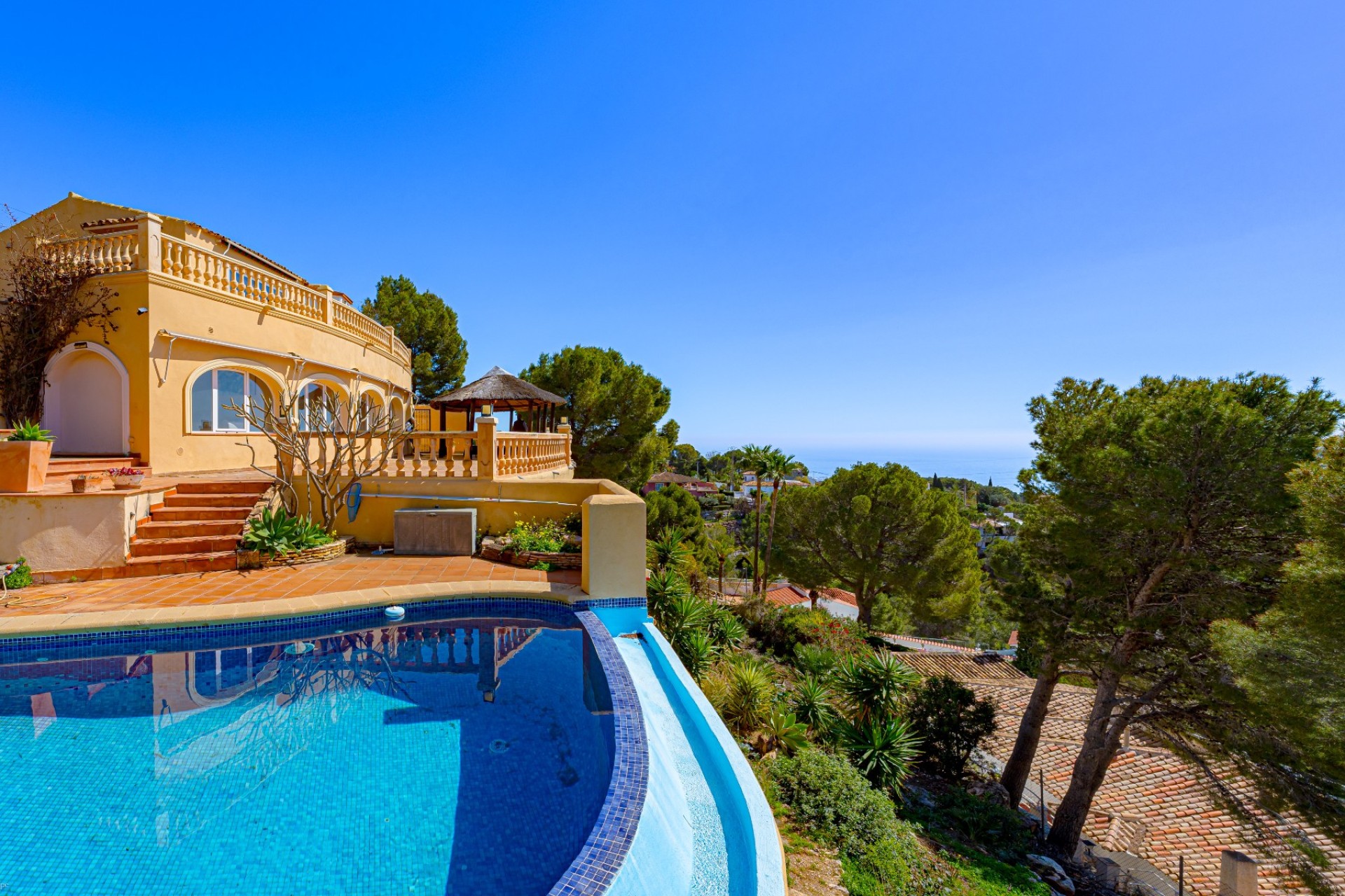 Resale - Villa - Altea