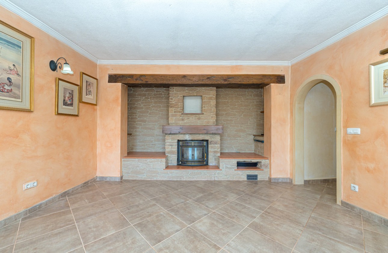 Resale - Villa - Altea