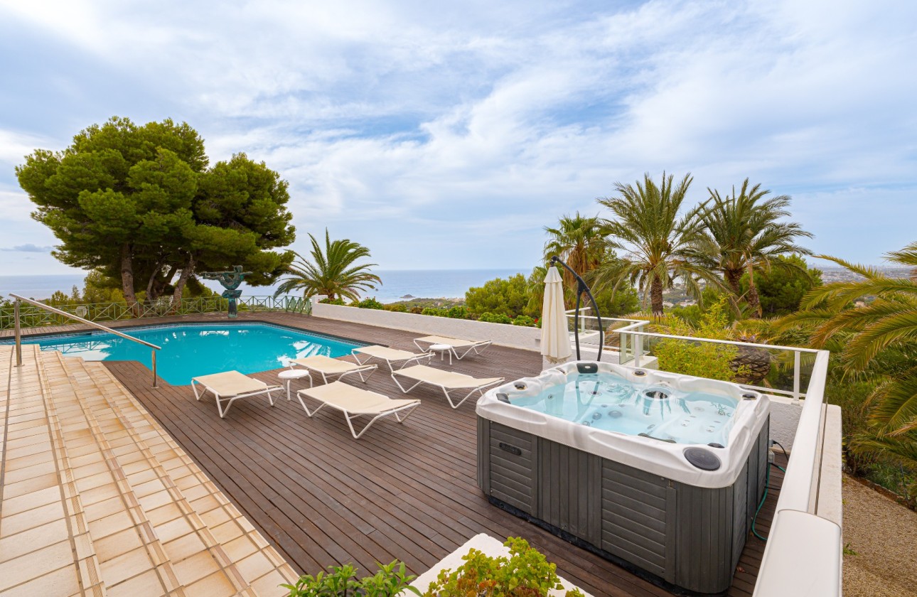 Resale - Villa - Altea
