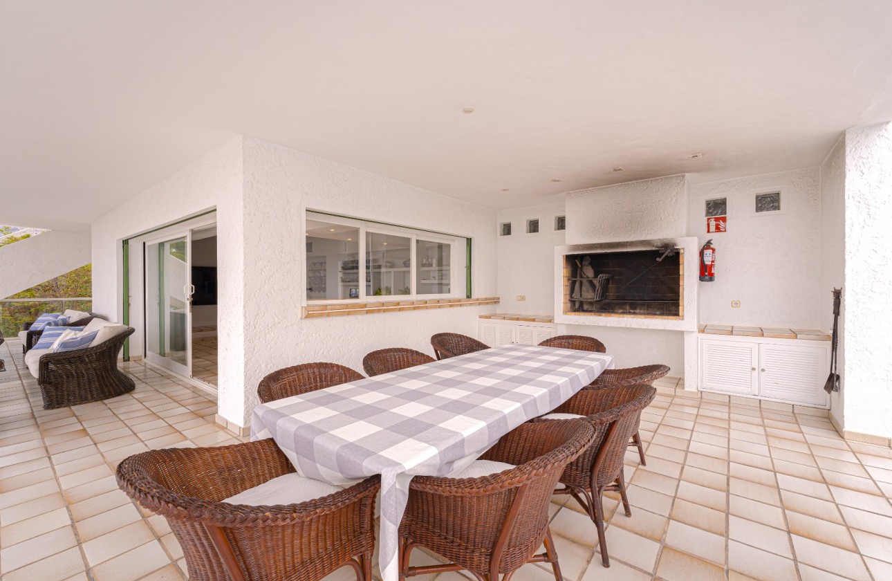 Resale - Villa - Altea