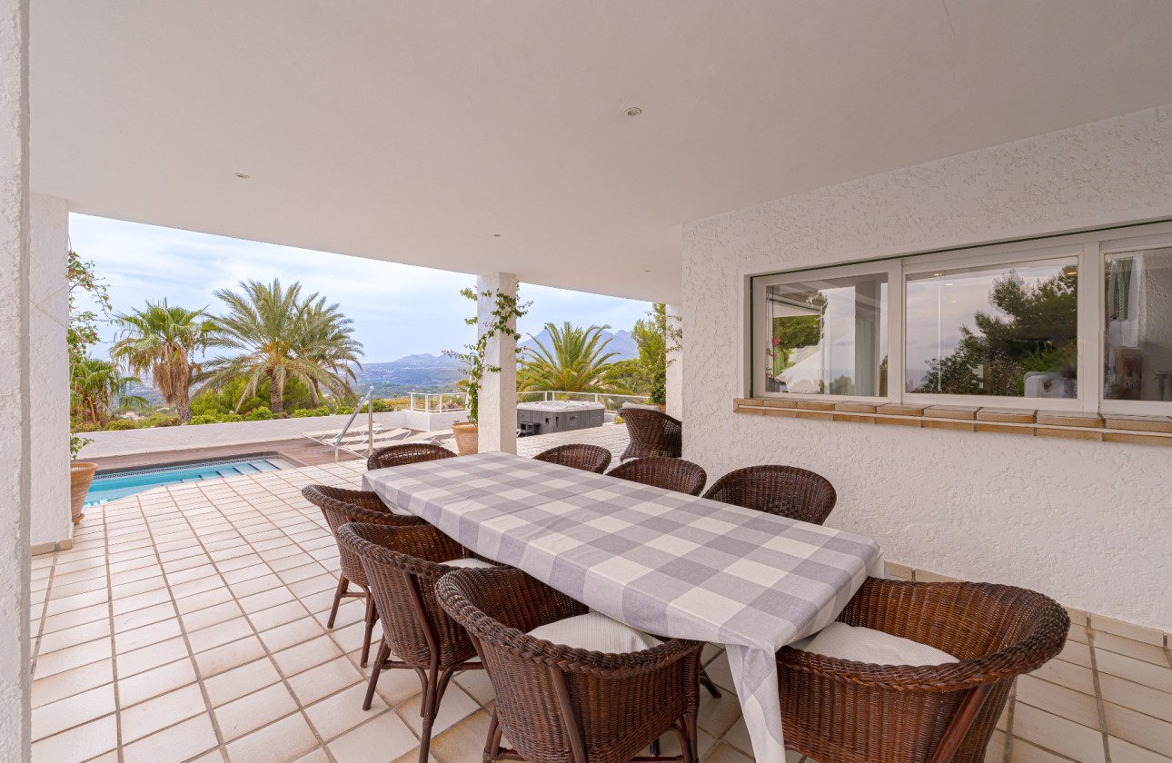 Resale - Villa - Altea