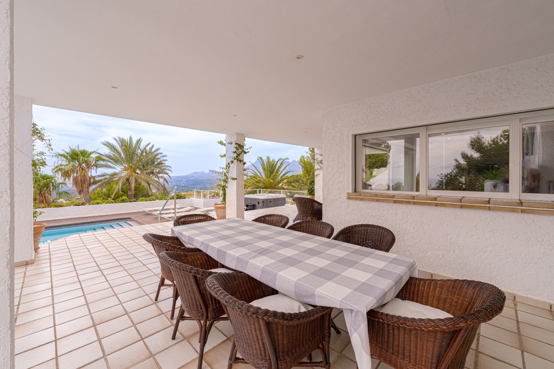 Resale - Villa - Altea