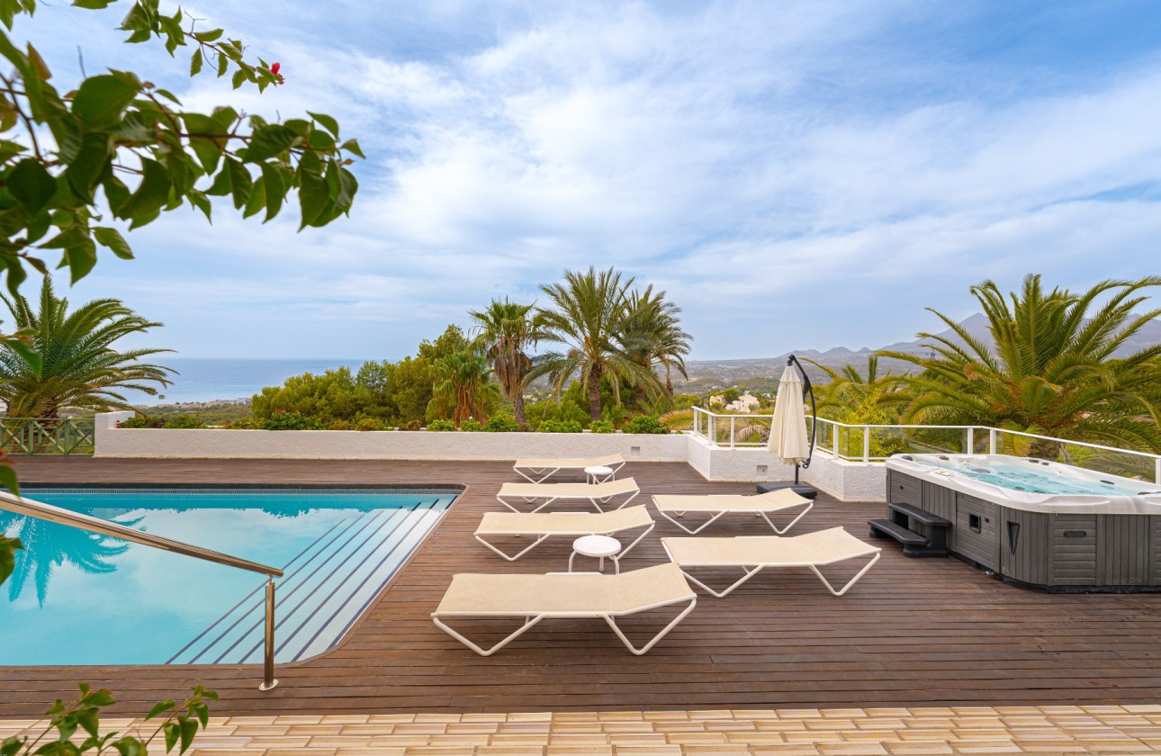 Resale - Villa - Altea