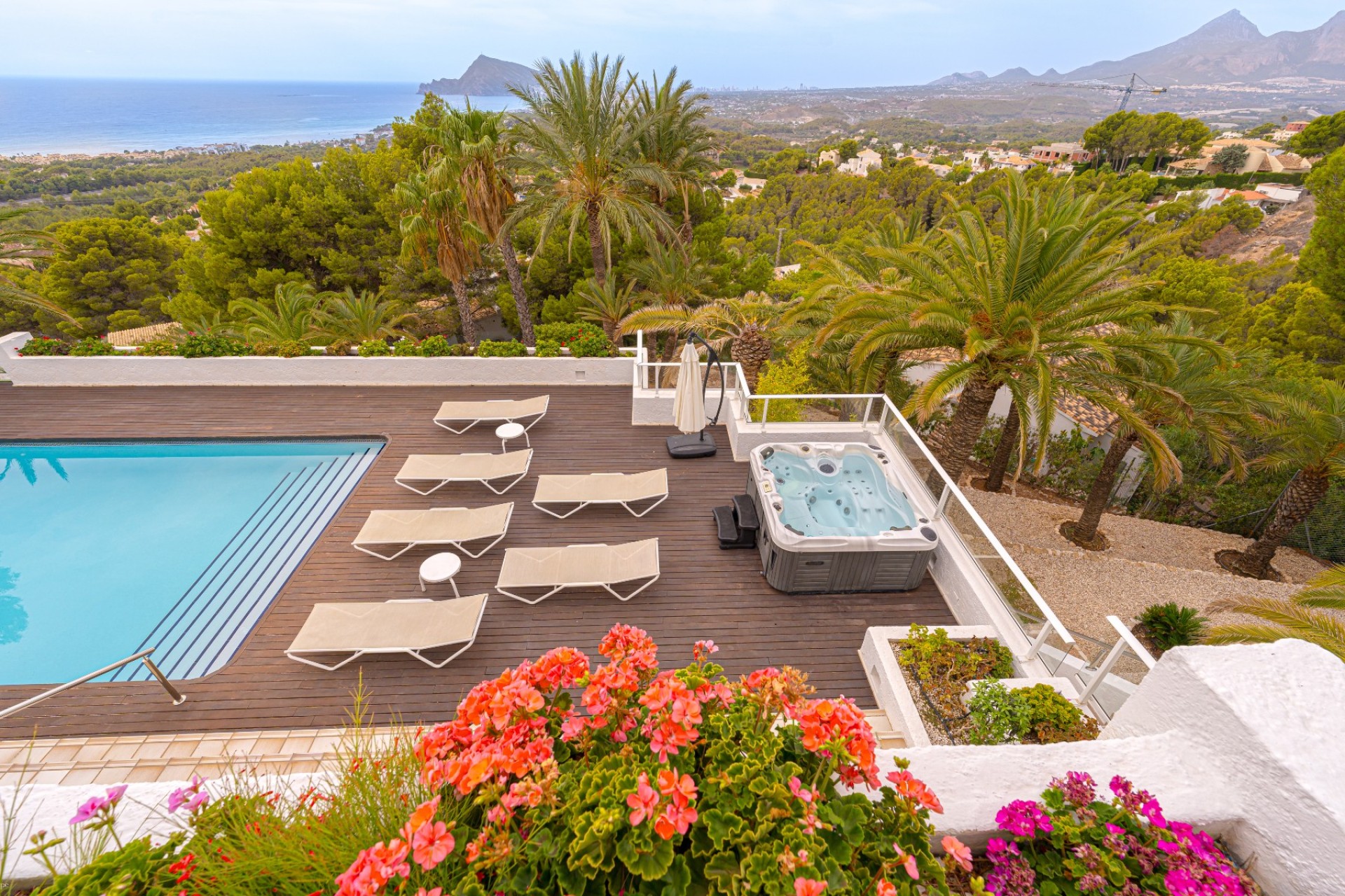Resale - Villa - Altea