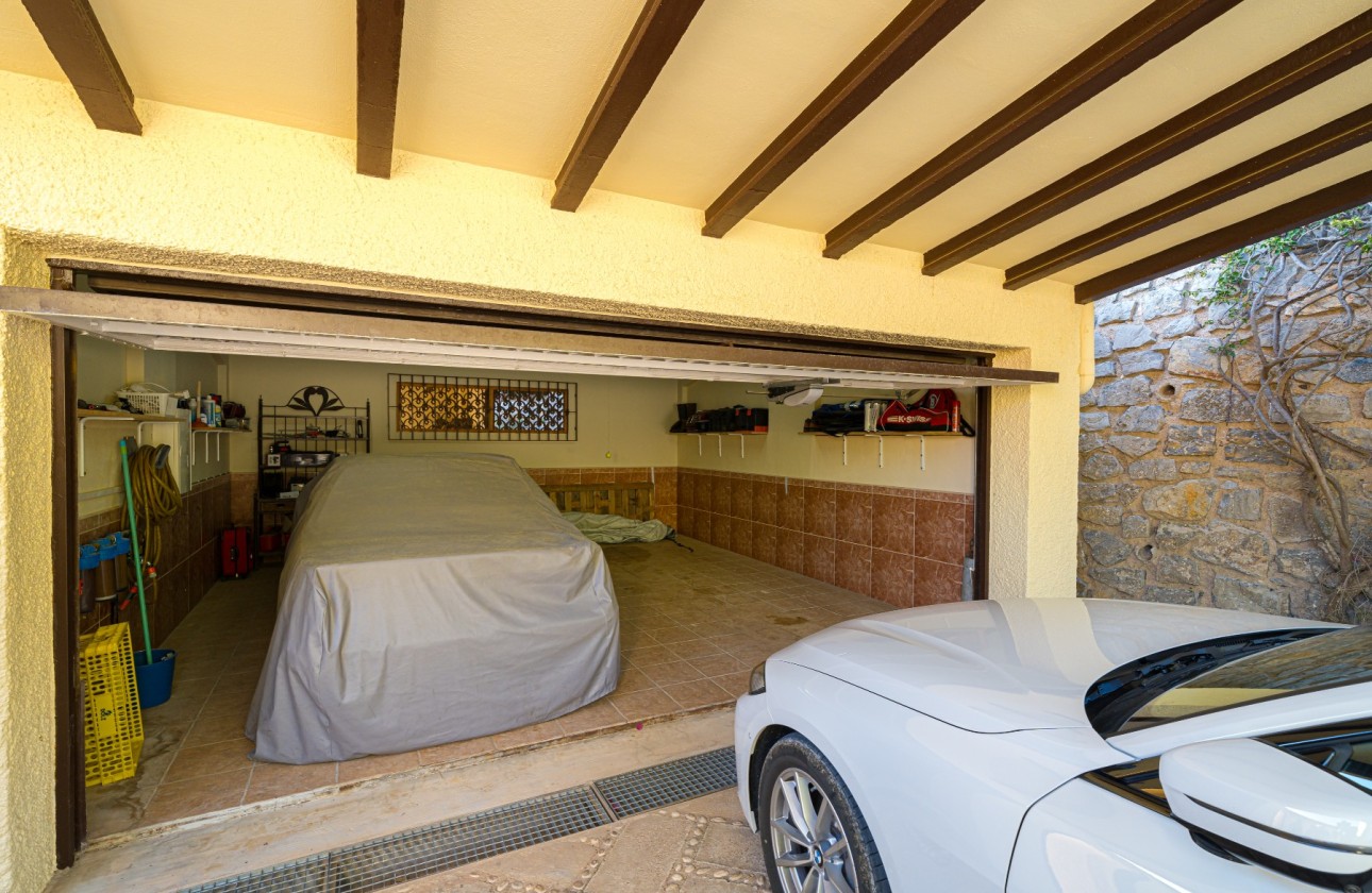 Resale - Villa - Altea