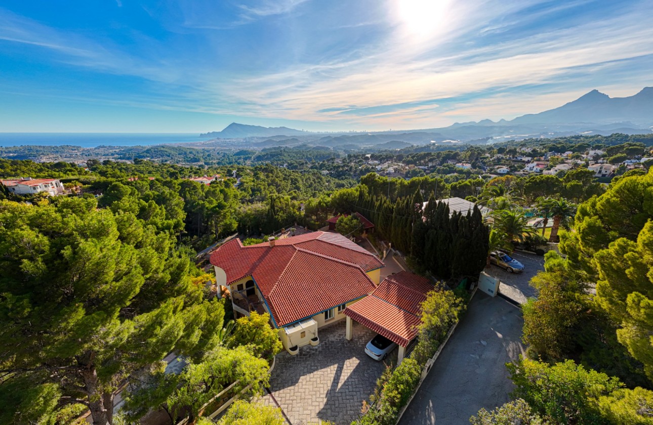 Resale - Villa - Altea