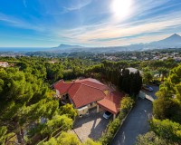 Resale - Villa - Altea
