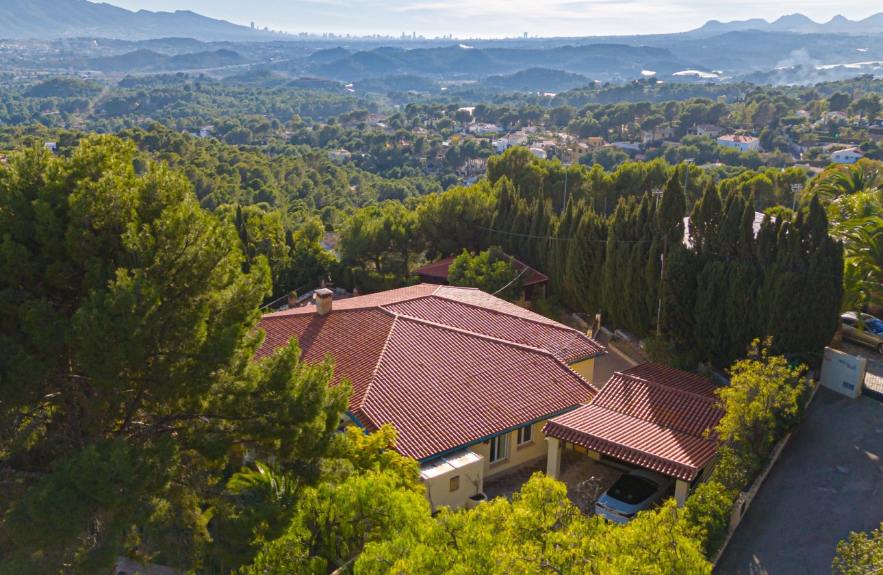 Resale - Villa - Altea