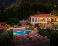 Resale - Villa - Altea