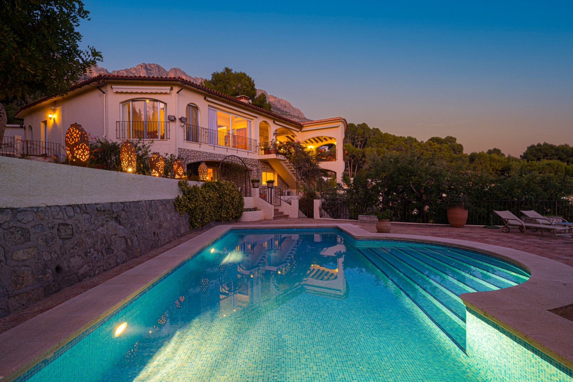 Resale - Villa - Altea